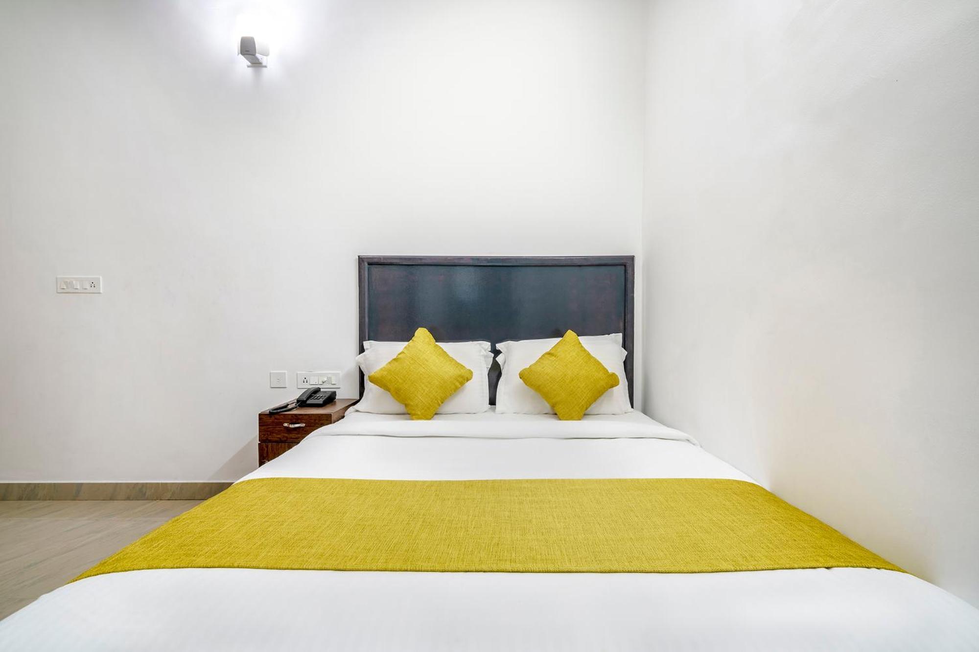 Fabhotel Abrigo Residency Anaviratty Exteriör bild