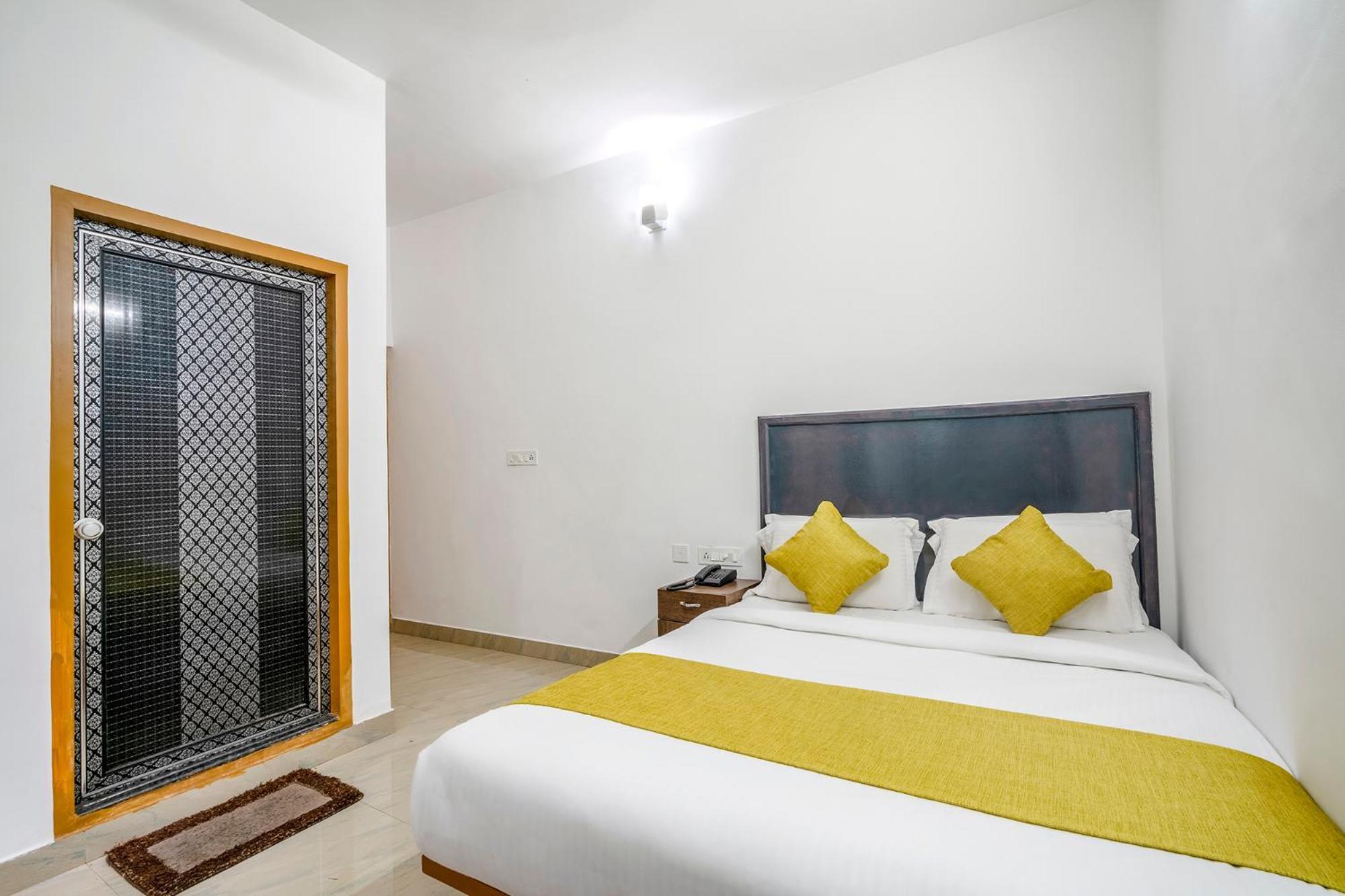 Fabhotel Abrigo Residency Anaviratty Exteriör bild