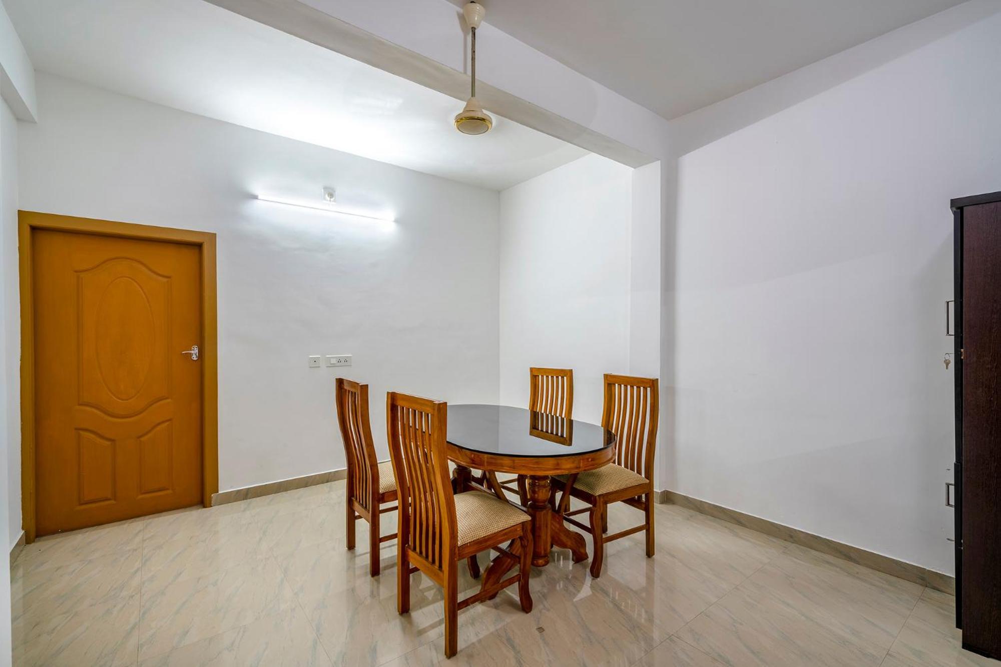 Fabhotel Abrigo Residency Anaviratty Exteriör bild