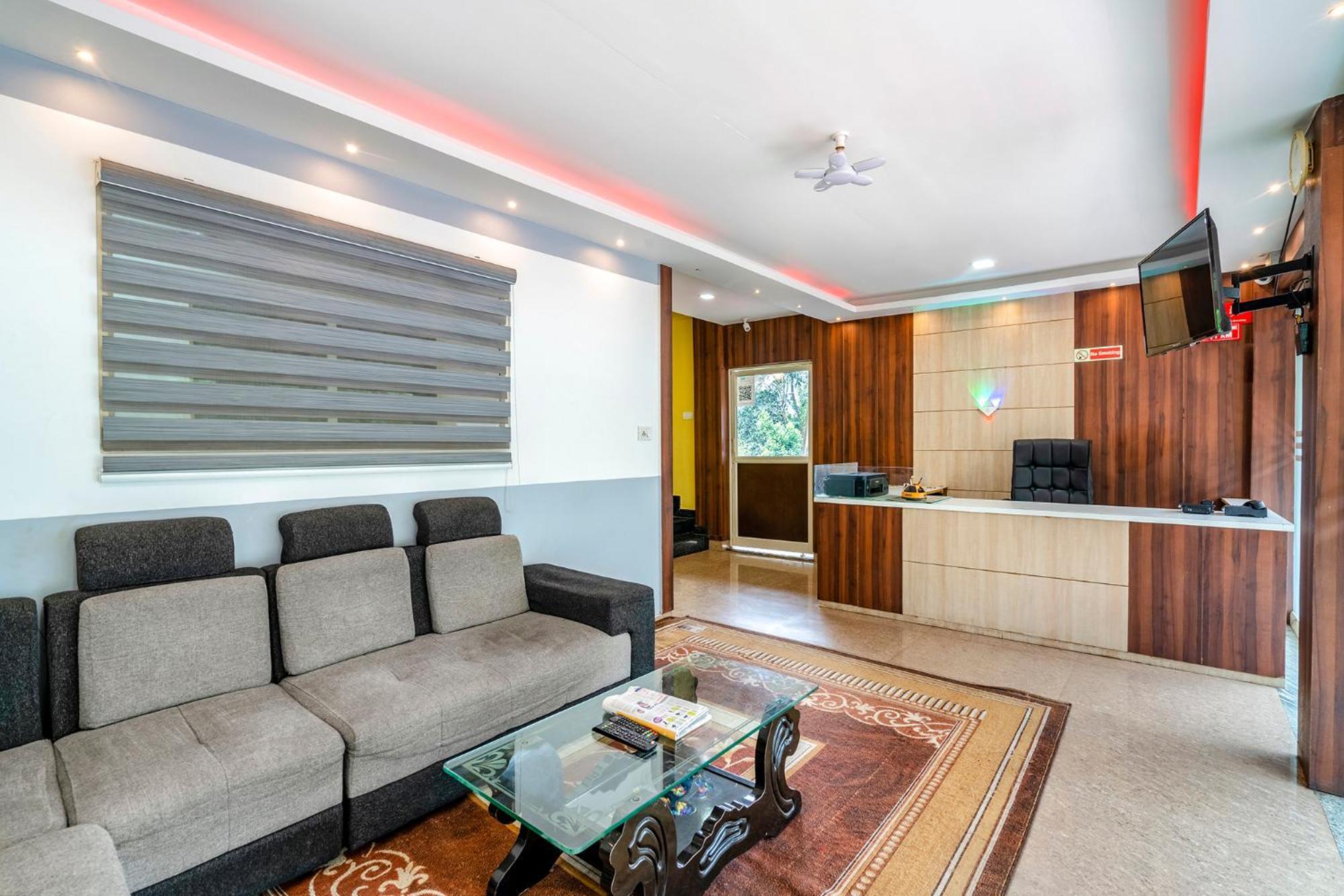 Fabhotel Abrigo Residency Anaviratty Exteriör bild